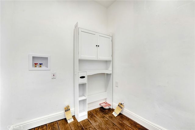 750 W 118th, Los Angeles, CA 90044