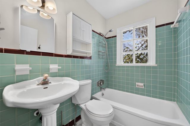 2732 NEWARK WAY, Orlando, FL 32803