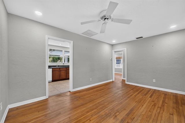 2732 NEWARK WAY, Orlando, FL 32803