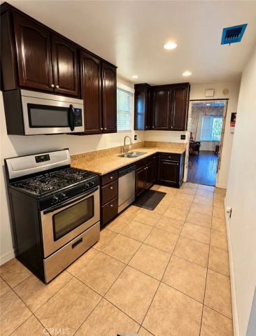 542 W Ada, Glendora, CA 91741