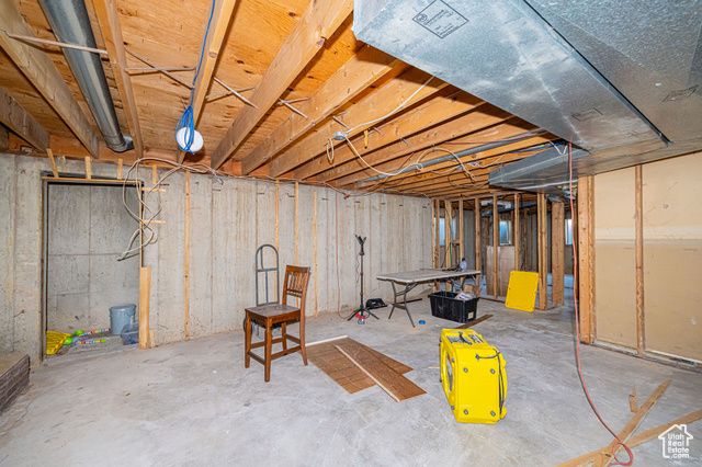 5304 S 3100 W, Roy, UT 84067