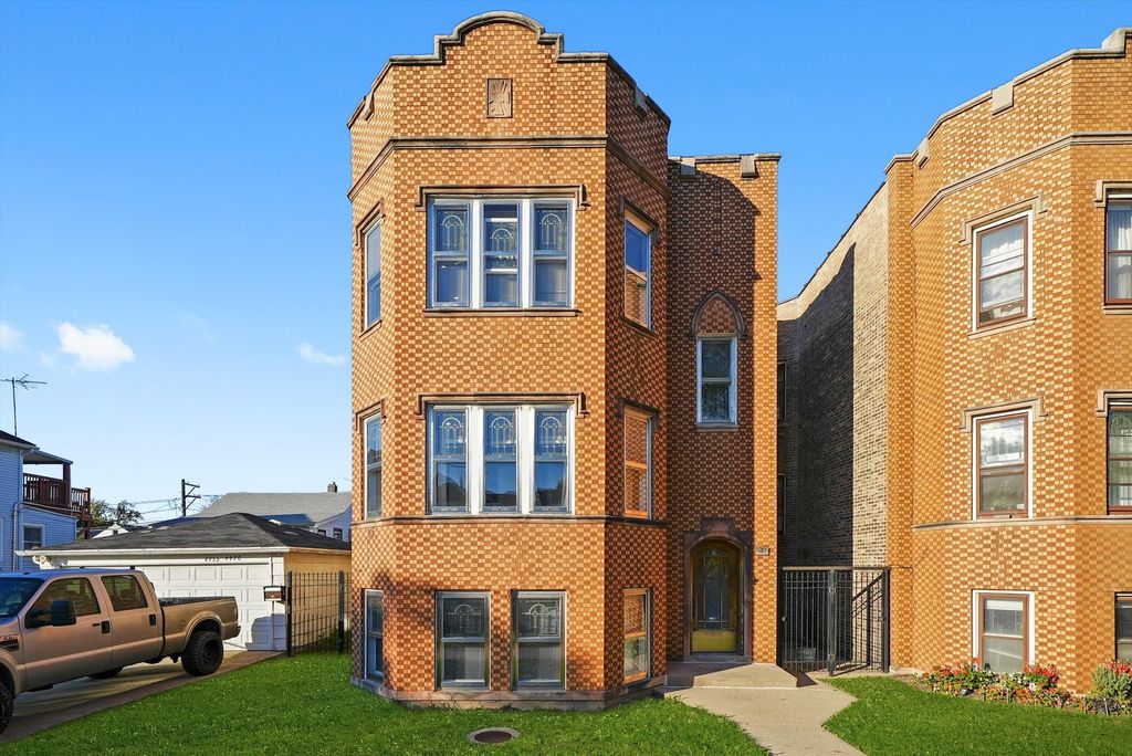4928 W Altgeld Street, Chicago, IL 60639