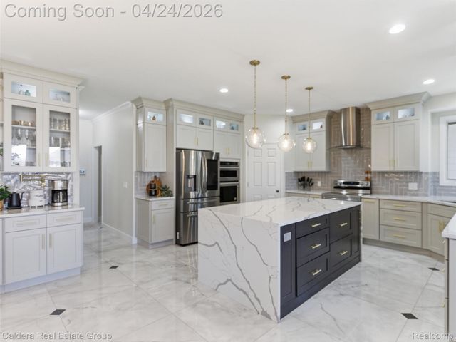 7219 Vista Drive, Shelby Charter Township, MI 48316