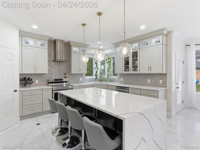 7219 Vista Drive, Shelby Charter Township, MI 48316