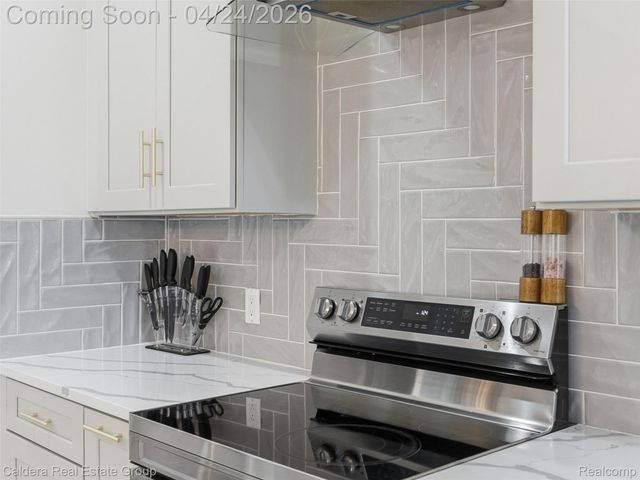 7219 Vista Drive, Shelby Charter Township, MI 48316