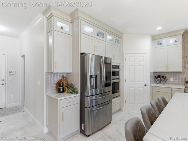 7219 Vista Drive, Shelby Charter Township, MI 48316
