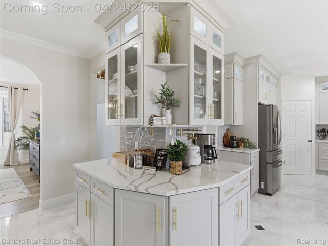 7219 Vista Drive, Shelby Charter Township, MI 48316