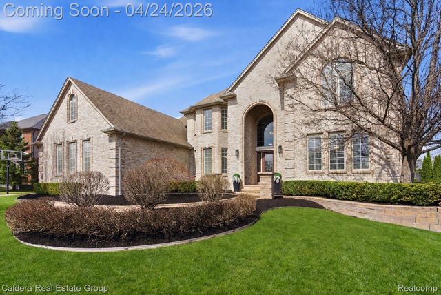 7219 Vista Drive, Shelby Charter Township, MI 48316
