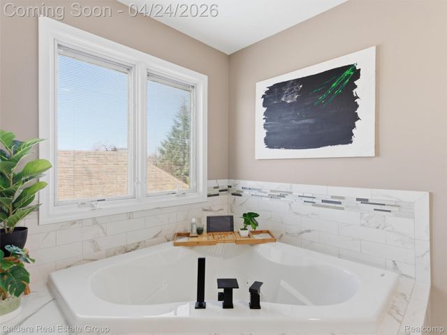 7219 Vista Drive, Shelby Charter Township, MI 48316