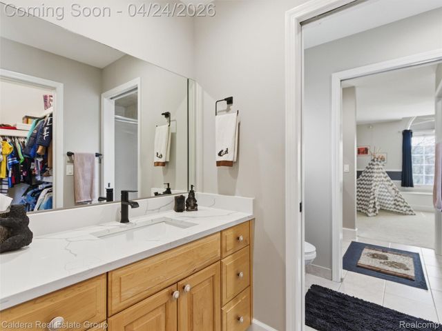 7219 Vista Drive, Shelby Charter Township, MI 48316