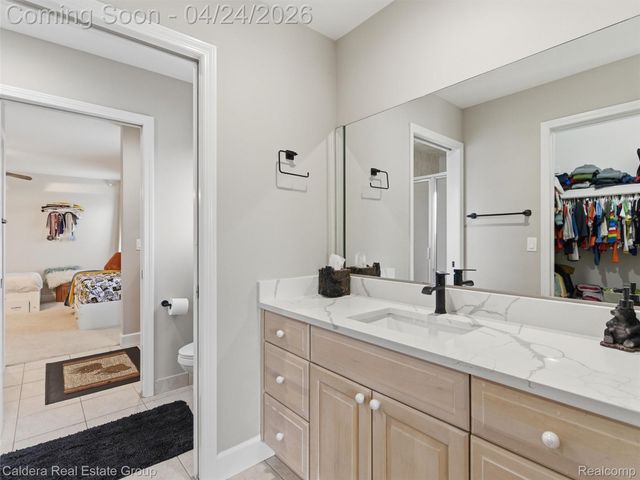 7219 Vista Drive, Shelby Charter Township, MI 48316