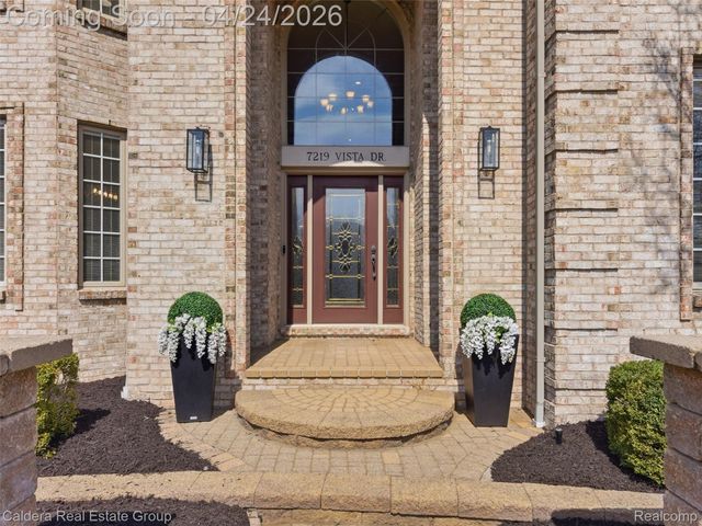 7219 Vista Drive, Shelby Charter Township, MI 48316
