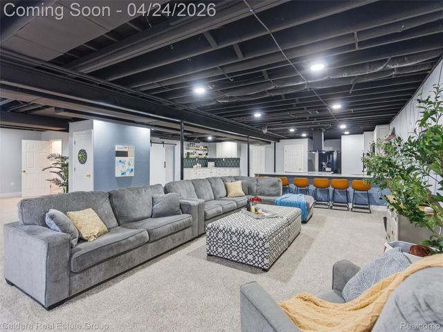 7219 Vista Drive, Shelby Charter Township, MI 48316