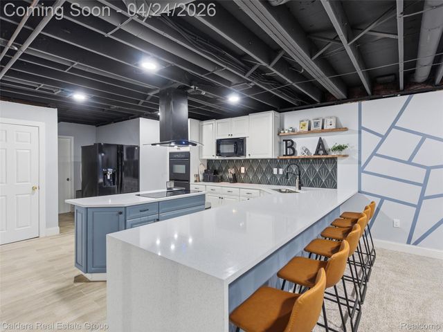 7219 Vista Drive, Shelby Charter Township, MI 48316