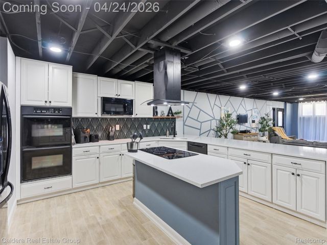 7219 Vista Drive, Shelby Charter Township, MI 48316