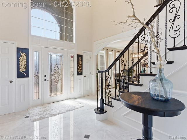 7219 Vista Drive, Shelby Charter Township, MI 48316