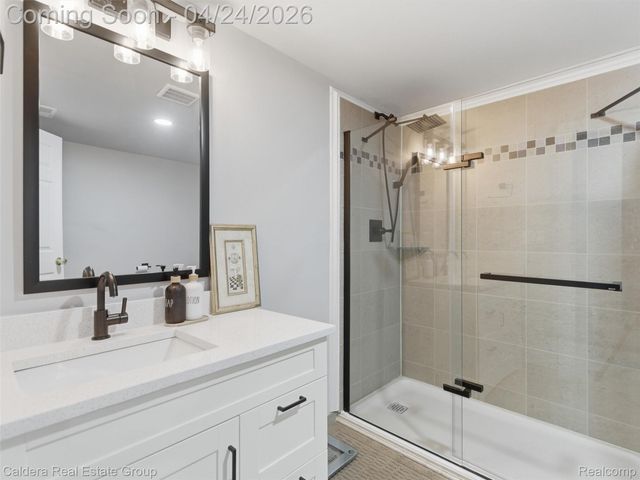 7219 Vista Drive, Shelby Charter Township, MI 48316