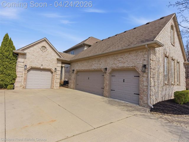 7219 Vista Drive, Shelby Charter Township, MI 48316