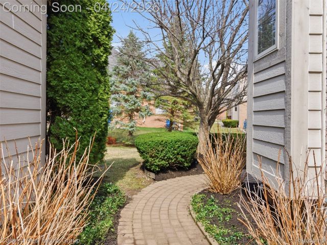 7219 Vista Drive, Shelby Charter Township, MI 48316
