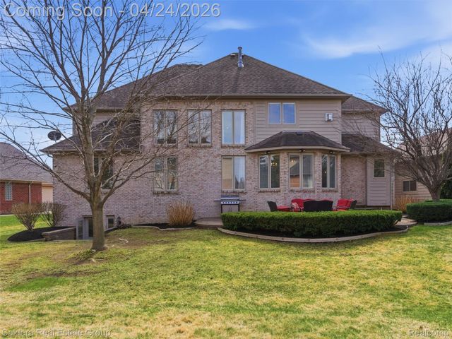7219 Vista Drive, Shelby Charter Township, MI 48316