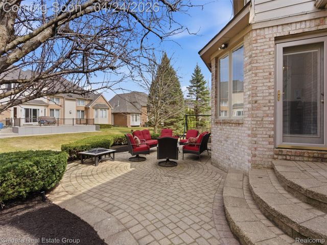 7219 Vista Drive, Shelby Charter Township, MI 48316