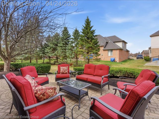 7219 Vista Drive, Shelby Charter Township, MI 48316