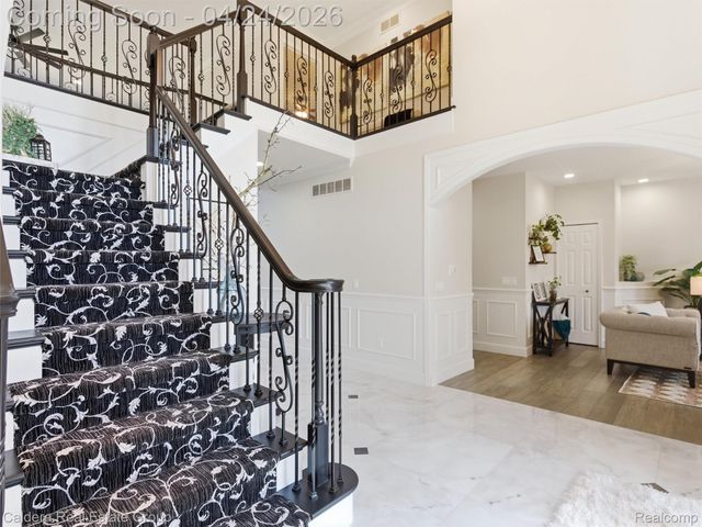 7219 Vista Drive, Shelby Charter Township, MI 48316