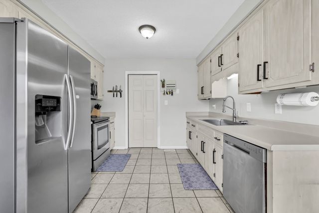 1760 Butternut Dr, Clarksville, TN 37042