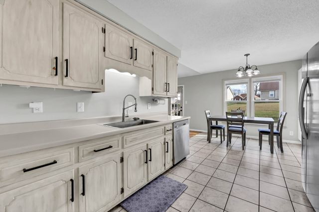 1760 Butternut Dr, Clarksville, TN 37042