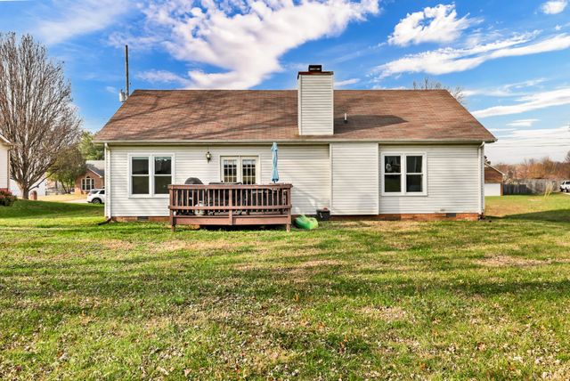 1760 Butternut Dr, Clarksville, TN 37042