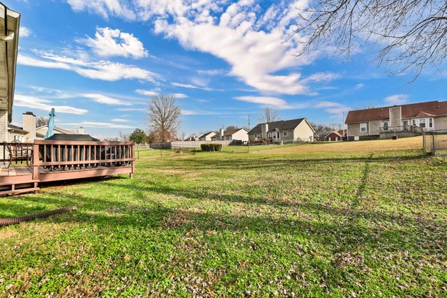 1760 Butternut Dr, Clarksville, TN 37042