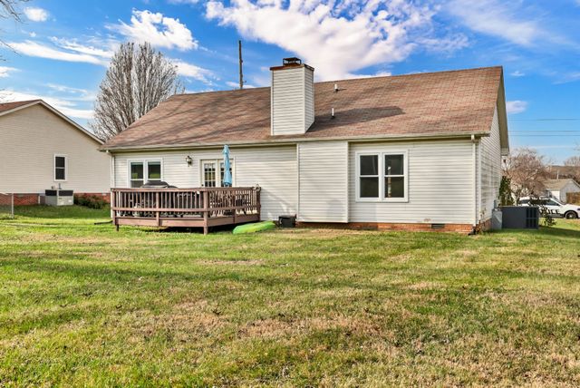 1760 Butternut Dr, Clarksville, TN 37042