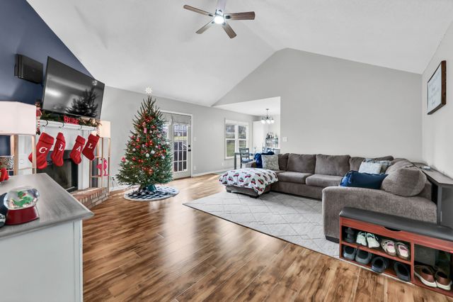 1760 Butternut Dr, Clarksville, TN 37042