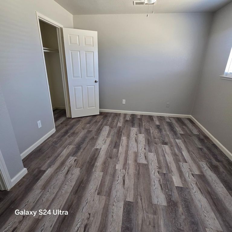Image 10 of property listing at 27148 Stanford Avenue, Madera, CA 93637