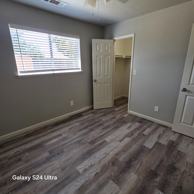 Image 12 of property listing at 27148 Stanford Avenue, Madera, CA 93637