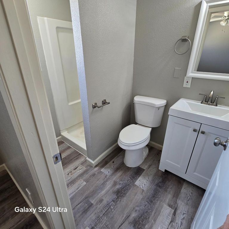 Image 13 of property listing at 27148 Stanford Avenue, Madera, CA 93637