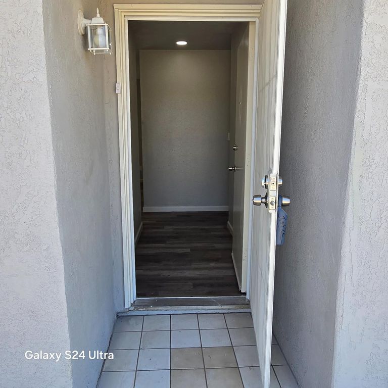 Image 3 of property listing at 27148 Stanford Avenue, Madera, CA 93637
