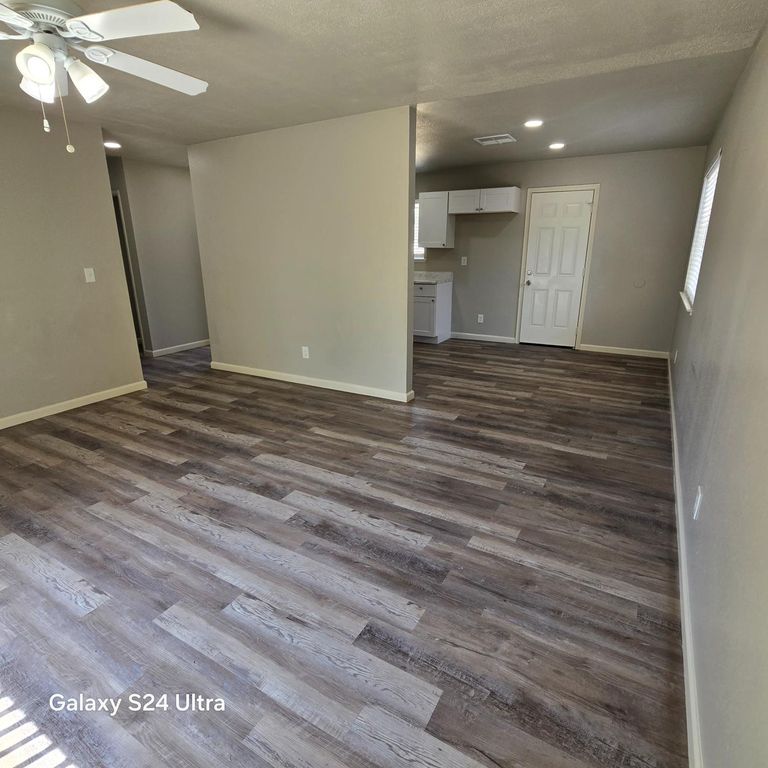 Image 5 of property listing at 27148 Stanford Avenue, Madera, CA 93637