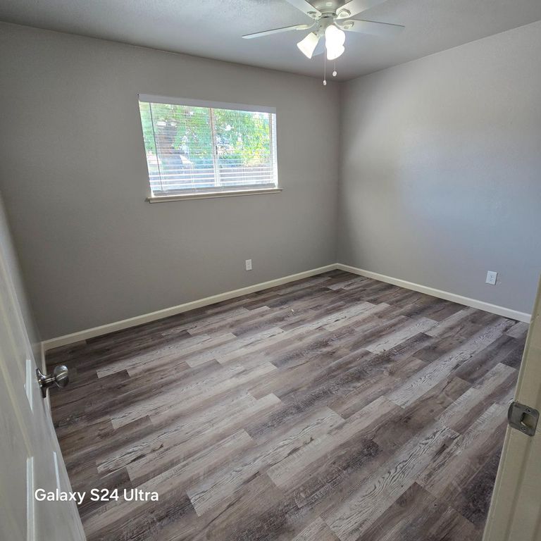 Image 8 of property listing at 27148 Stanford Avenue, Madera, CA 93637