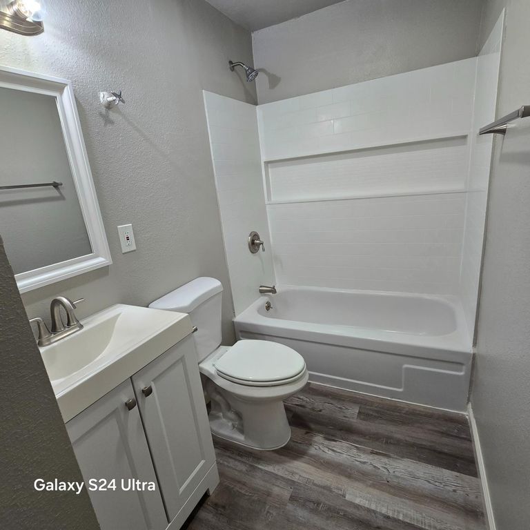 Image 9 of property listing at 27148 Stanford Avenue, Madera, CA 93637
