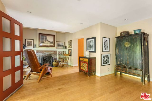 2536 Beverley Avenue, Santa Monica, CA 90405