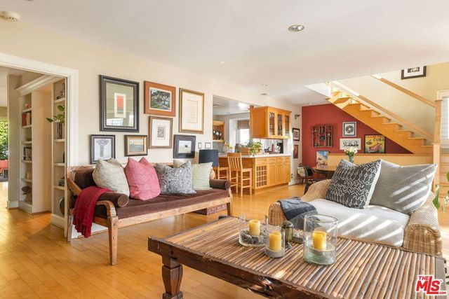 2536 Beverley Avenue, Santa Monica, CA 90405