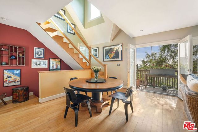 2536 Beverley Avenue, Santa Monica, CA 90405