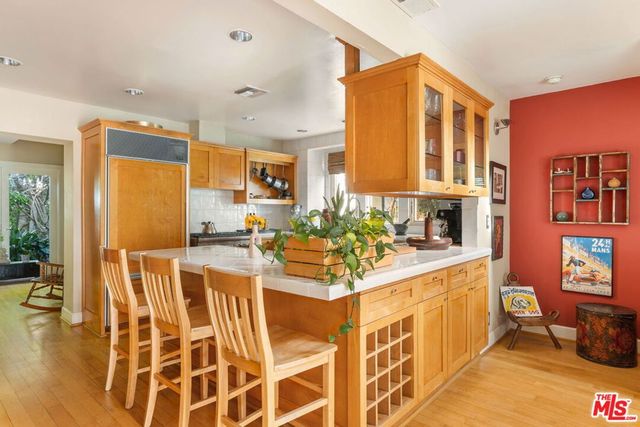 2536 Beverley Avenue, Santa Monica, CA 90405