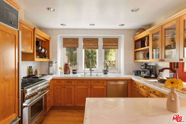 2536 Beverley Avenue, Santa Monica, CA 90405