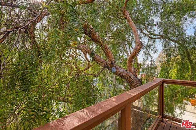 2536 Beverley Avenue, Santa Monica, CA 90405