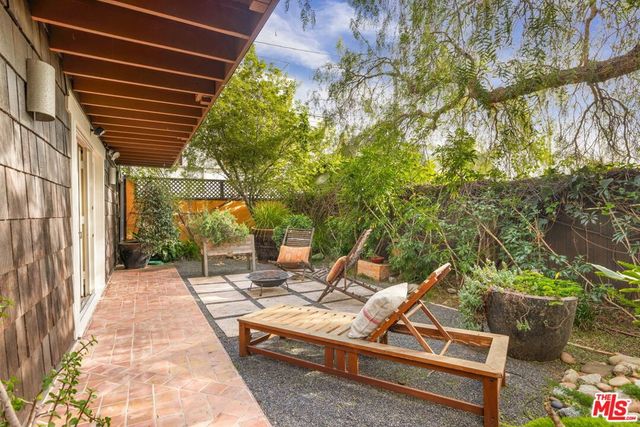 2536 Beverley Avenue, Santa Monica, CA 90405