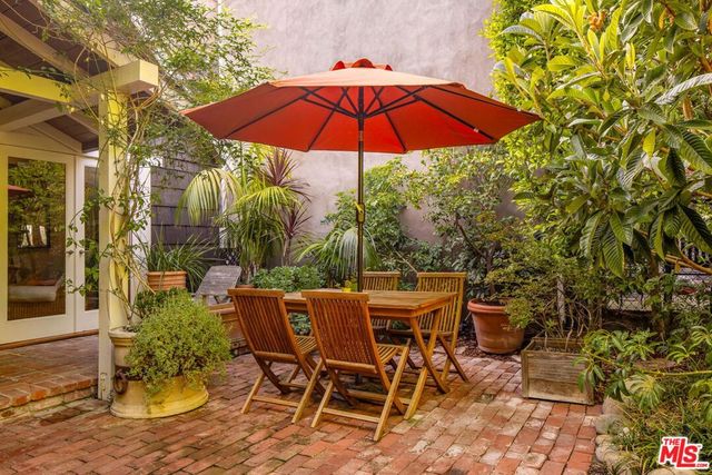 2536 Beverley Avenue, Santa Monica, CA 90405