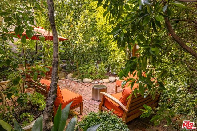 2536 Beverley Avenue, Santa Monica, CA 90405