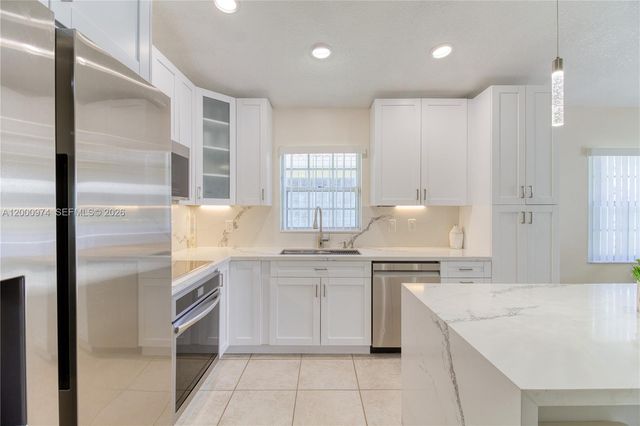 17676 SW 6th Ct, Pembroke Pines, FL 33029